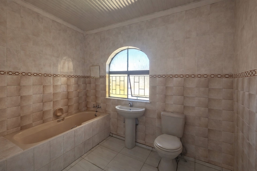 2 Bedroom Property for Sale in Phuthaditjhaba Free State